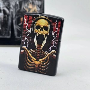 Encendedor Metálico con Diseño de Calavera y Rayos - imagen 2