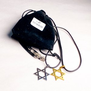 Lote anterior: Dos Collares con Dije Estrella de David Dorado y Plateado