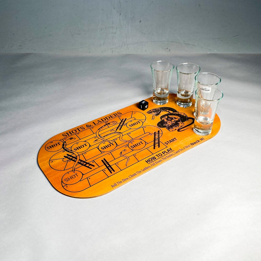 Juego de Beber "Shots & Ladders" con Tablero de Madera y 4 Vasos de Vidrio