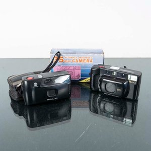 Lote siguiente: Lote de 3 Cámaras Fotográficas: Minolta, Fuji y Concord