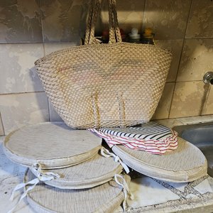Bolso de Paja y 5 Almohadones Redondos para Sillas - imagen 3