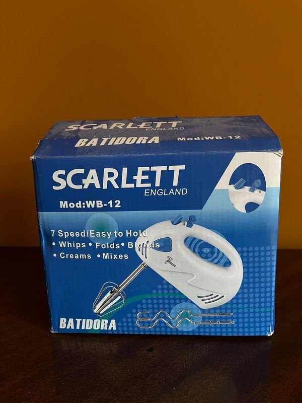 Batidora marca Scarlett en excelente estado - imagen 1