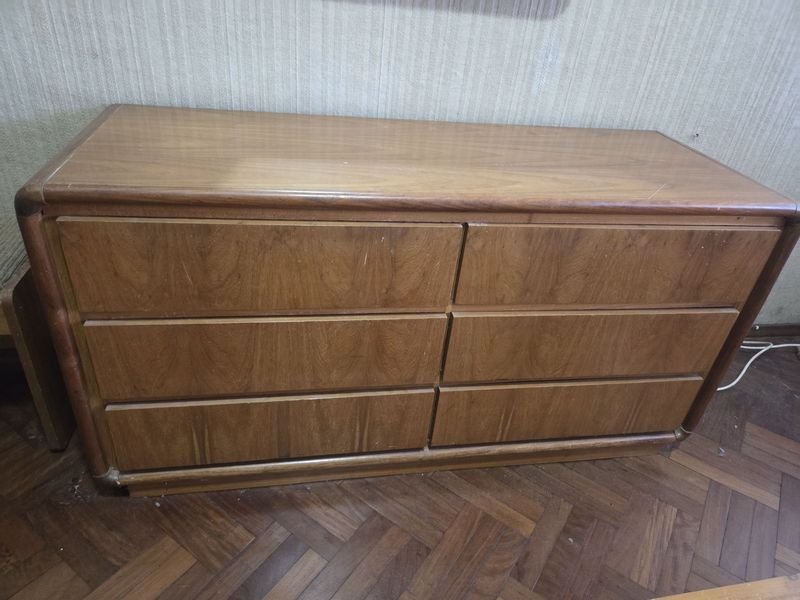 Lote siguiente: Cajonera de excelente calidad para dormitorio