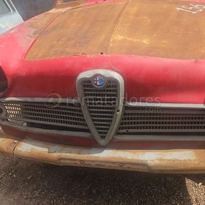 Camión Antiguo Ford y Auto Clásico Alfa Romeo - imagen 3