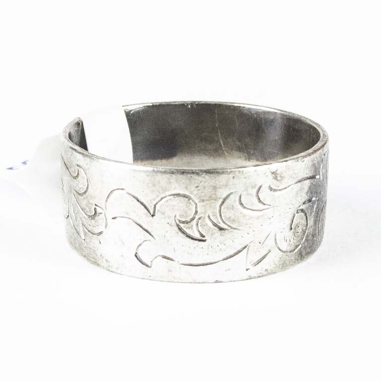 Anillo de plata labrado - Peso: 3,6gr - Medidas: 17.5mm