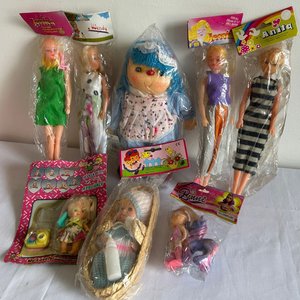 Lote de Muñecas Clásicas y Accesorios - imagen 3
