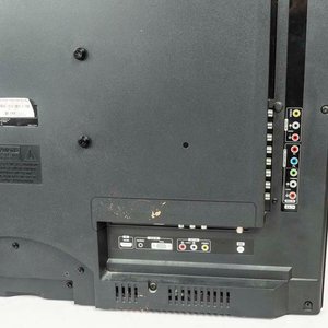 Televisor AOC de 32 Pulgadas con 2 Controles Remotos - imagen 2