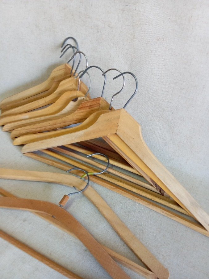 Perchas de madera en buen estado - imagen 5