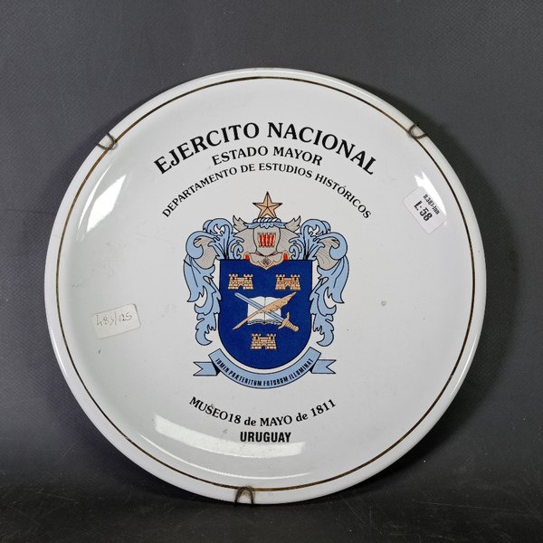 Plato de Cerámica "Ejército Nacional" con Soporte y Escudo Histórico - imagen 1