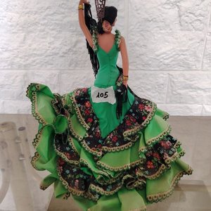 Figura Bailarina Española de Flamenco con Vestido Verde - imagen 2