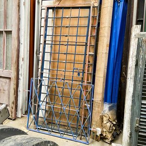 Lote siguiente: Puerta Reja Baja y Reja Rombo Metálicas