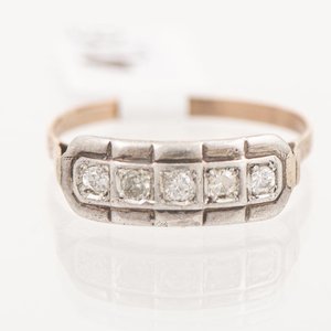 Lote siguiente: Anillo de Oro y Plata con 5 Brillantes