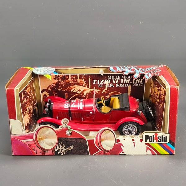 Modelo de coche Alfa Romeo Mille Miglia 1750 en escala 1/18 - imagen 1