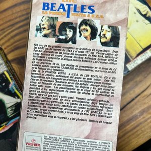 Lote de 3 videocassettes VHS musicales: Paul McCartney, The Beatles y Phil Collins - imagen 2