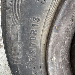 Neumático y Llanta Rodado 13 en Buen Estado - imagen 3