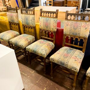 Lote anterior: Juego de 4 Sillas de Comedor Estilo Luis XV Tapizadas