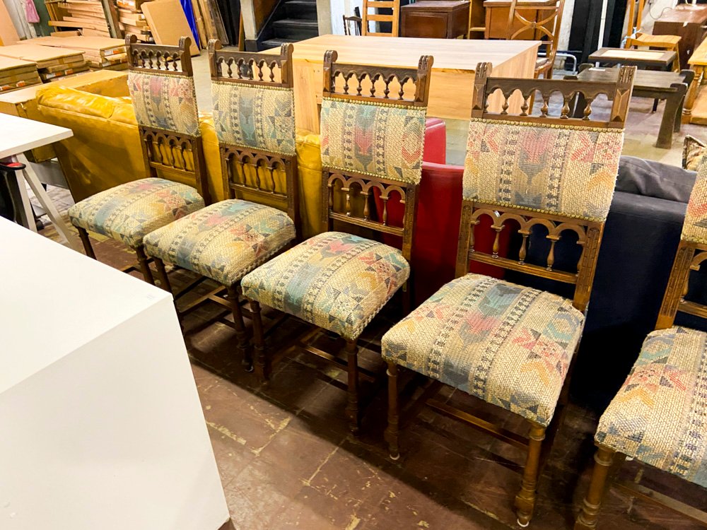 Juego de 4 Sillas de Comedor Estilo Luis XV Tapizadas