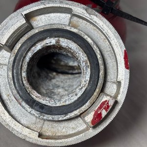 Lote de 3 Llaves de Paso y Grifería Industrial Rojas - imagen 2