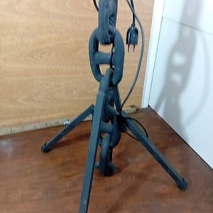Lámpara de Pie Artesanal con Cadena de Barco Negra - imagen 2
