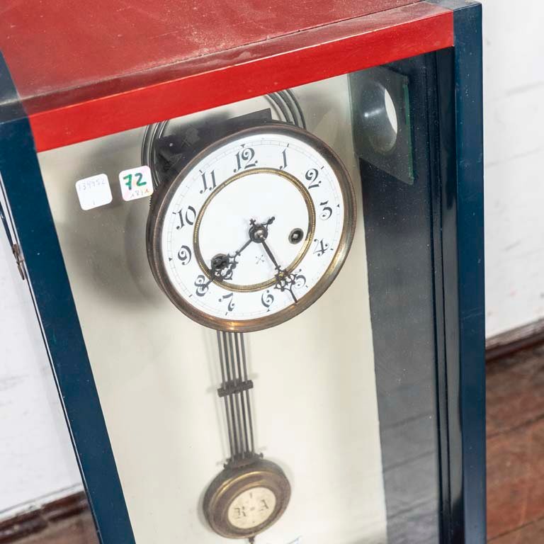 Reloj de pared con péndulo y caja de madera laqueada - imagen 2