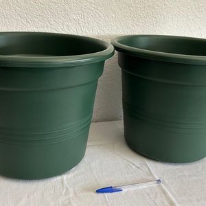 Dos Macetas Verdes de Plástico, 35cm de Diámetro - imagen 2