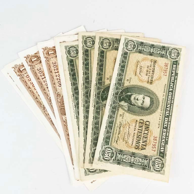 12 Billetes Uruguay 1 Peso y 0,50 Pesos de 1939