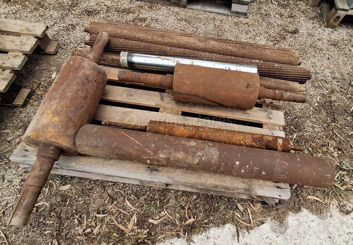 Lote de Rodillos y Cilindros Metálicos Oxidados