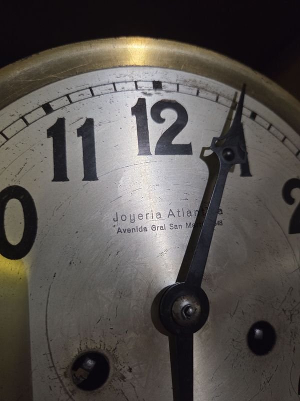 Reloj de pared antiguo con marco de madera - imagen 5