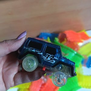 Pista de Carreras con Coche de Juguete Luminoso - imagen 3