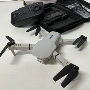 Dron E88 con Control Remoto y Estuche Portátil - imagen 2