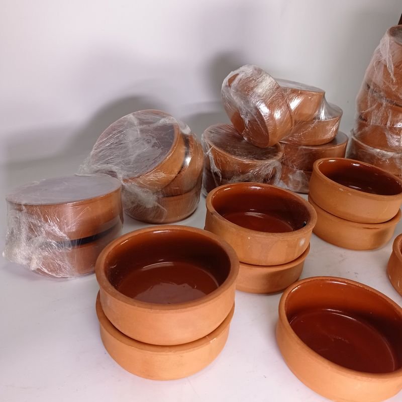 Veintinueve cazuelas en barro para decoración - imagen 5