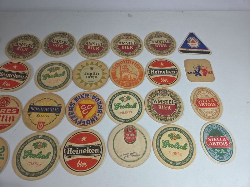 Colección de posavasos antiguos con propagandas de cerveza - imagen 3