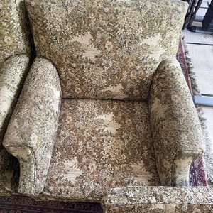 Par de Sillones Individuales Tapizados con Estampado Floral Clásico - imagen 11