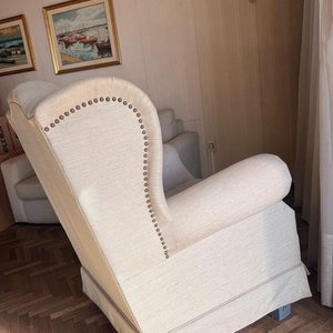 Sillón de un cuerpo con tachas, impecable - imagen 2