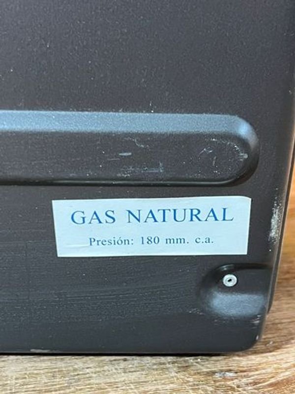 Calefactor ESKABE para gas natural impecable - imagen 4