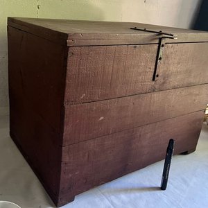 Baúl de Madera Antiguo con Herrajes Metálicos - imagen 6