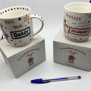 Set de 2 Tazas "Best Daddy" y "Bestest Mummy" Marca Británica - imagen 3