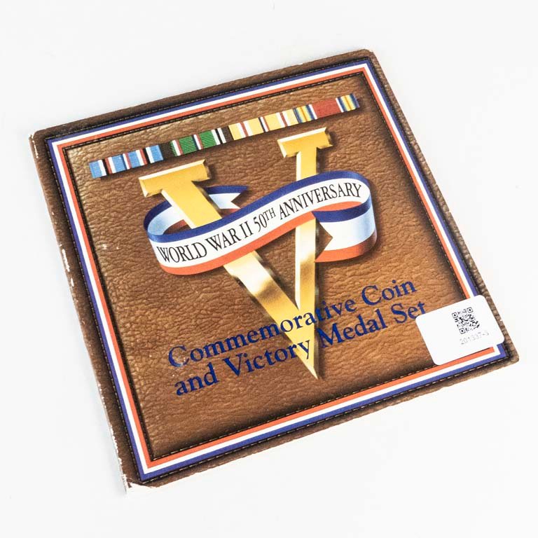 Medalla Conmemorativa 50º Aniversario II Guerra Mundial y Moneda Dólar USA