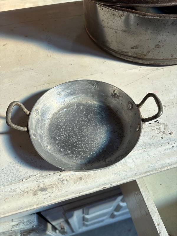 Mini paellera de plata, condición buena - imagen 1