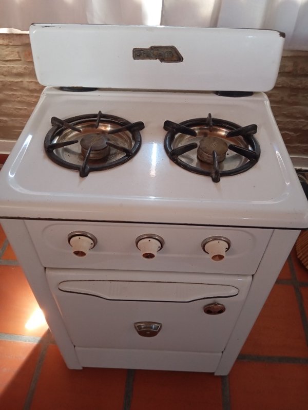 Cocina DELNE en estadio único, impecable mantenimiento y esmaltado blanco original - imagen 4