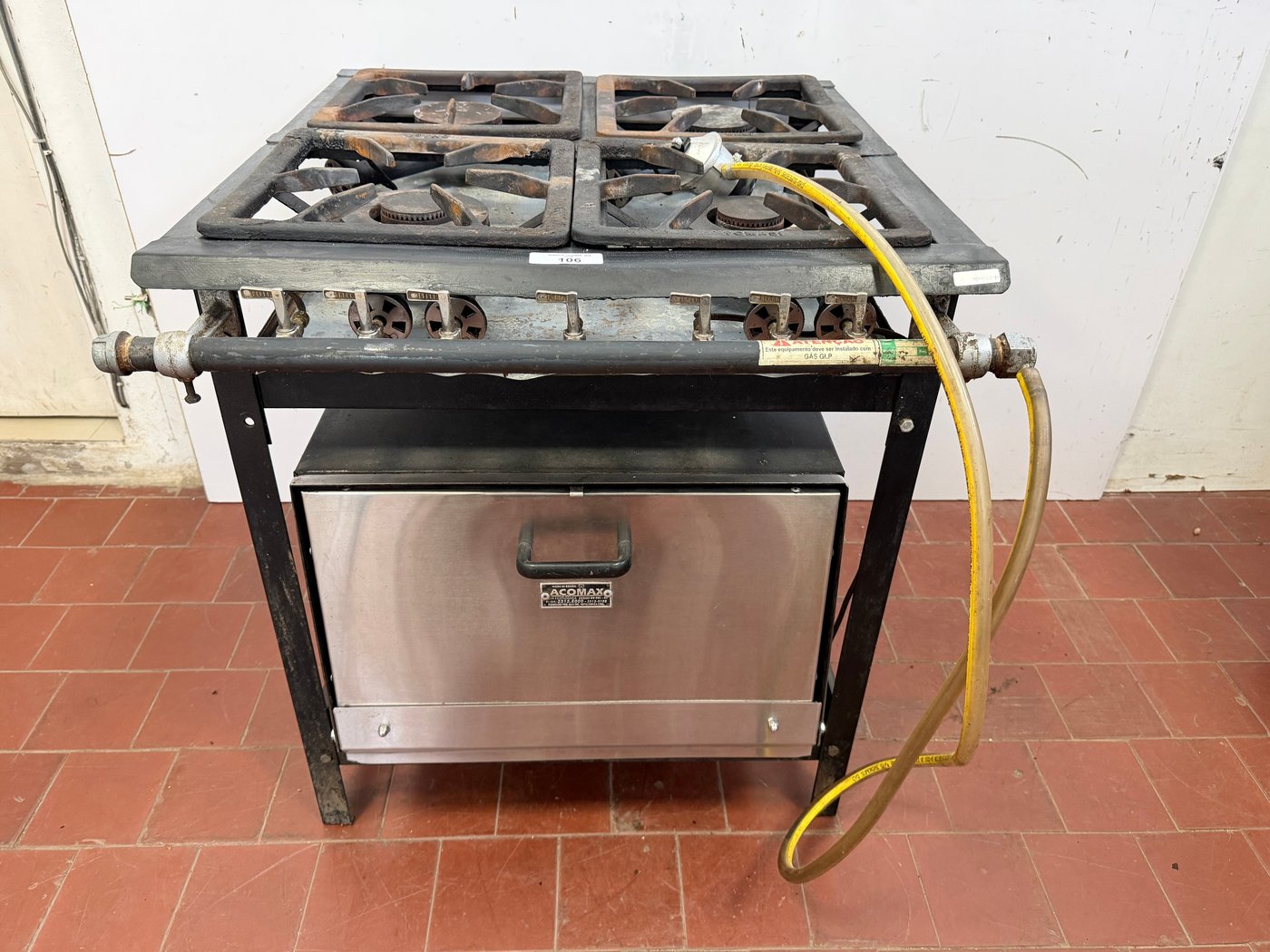 Anafe Industrial 4 Fuegos con Horno Acamax Tomasi