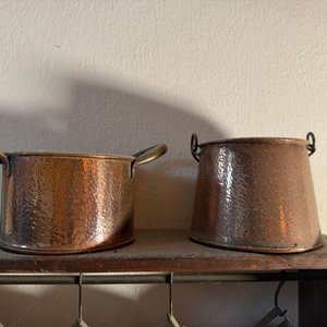 Repisa de Madera con Ganchos, 2 Jarras y 4 Tazas de Cobre - imagen 6