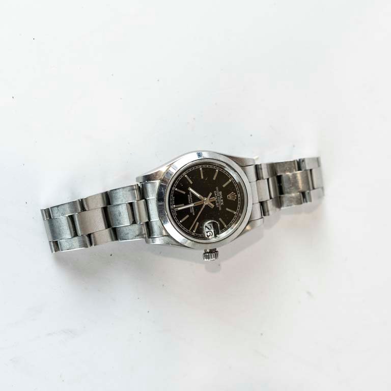 Lote anterior: Reloj de pulsera de plata con cara negra