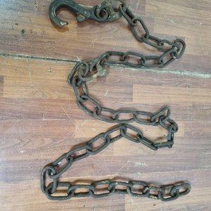 Lote siguiente: Cadena de Hierro Macizo para Trabajos Pesados con Gancho - 2.90m