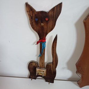 Repisas Antiguas de Madera con Diseños Decorativos - imagen 4