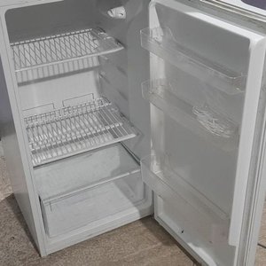 Heladera Blanca con Freezer Eldom - imagen 2