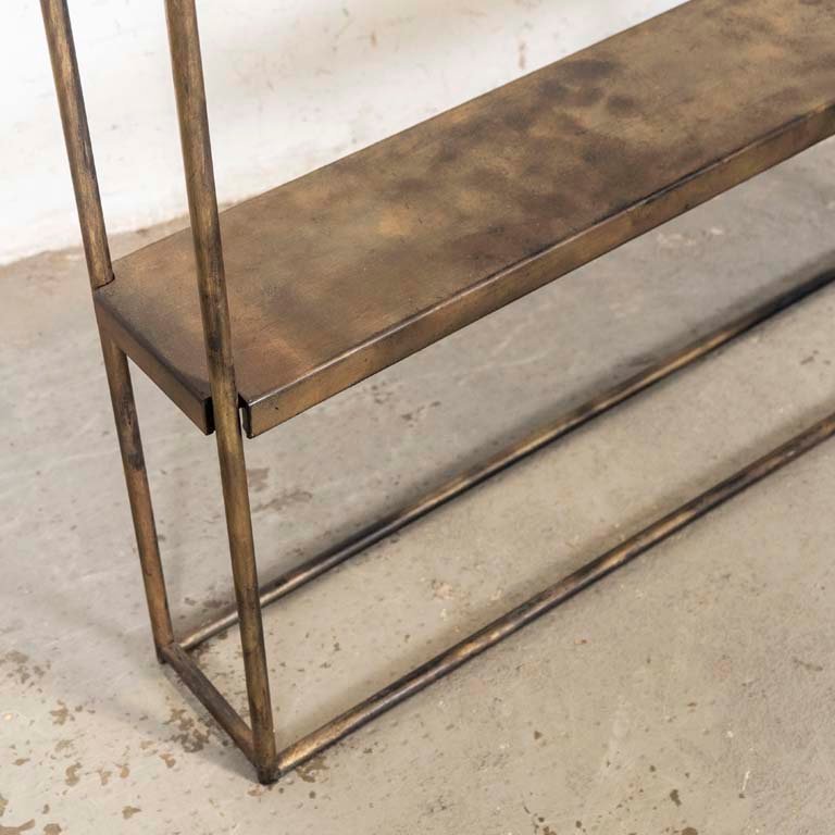 Estante metalico dorado con manchas y detalles - imagen 2