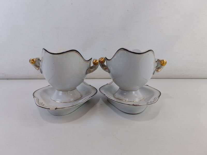 Porcelana blanca con adornos de oro - imagen 4