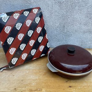 Lote siguiente: Olla Ovalada Essen con Tapa, Color Borravino