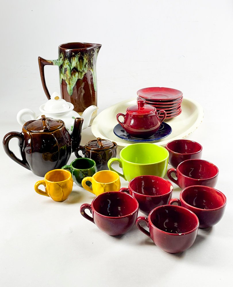 Lote anterior: Colección de porcelana y cerámica colorida